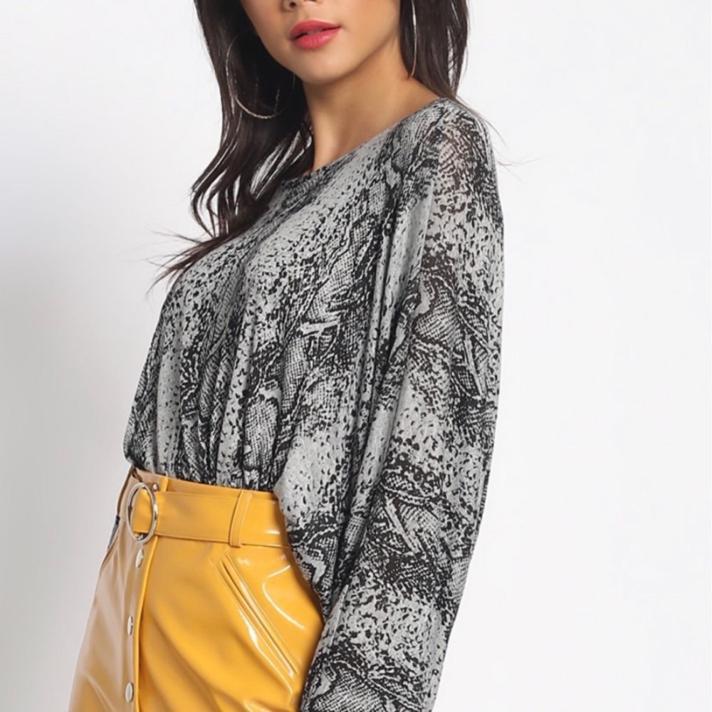 Black & Grey Snakeskin Print LongSleeve Top - Picture 4 of 6